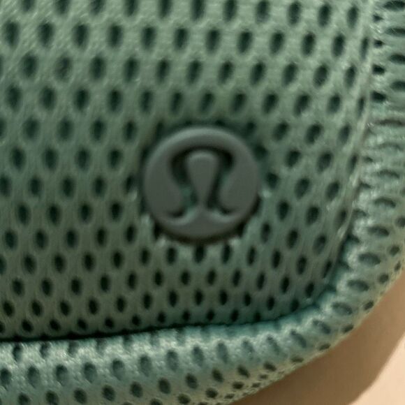 Lululemon Everywhere Belt Bag Knit Mesh Crater Blue Fanny Pack Waist Bag NWT - Picture 10 of 10